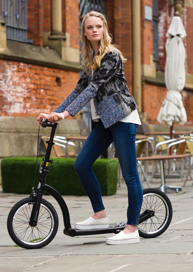 adult scooter, scooter with big wheels, kick scooter, safety tips for the scoot commute