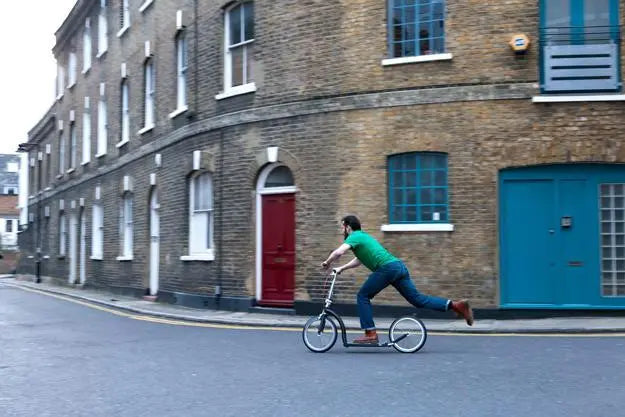 beat the tube strike london, kick scooter commute, adult scooter commute london